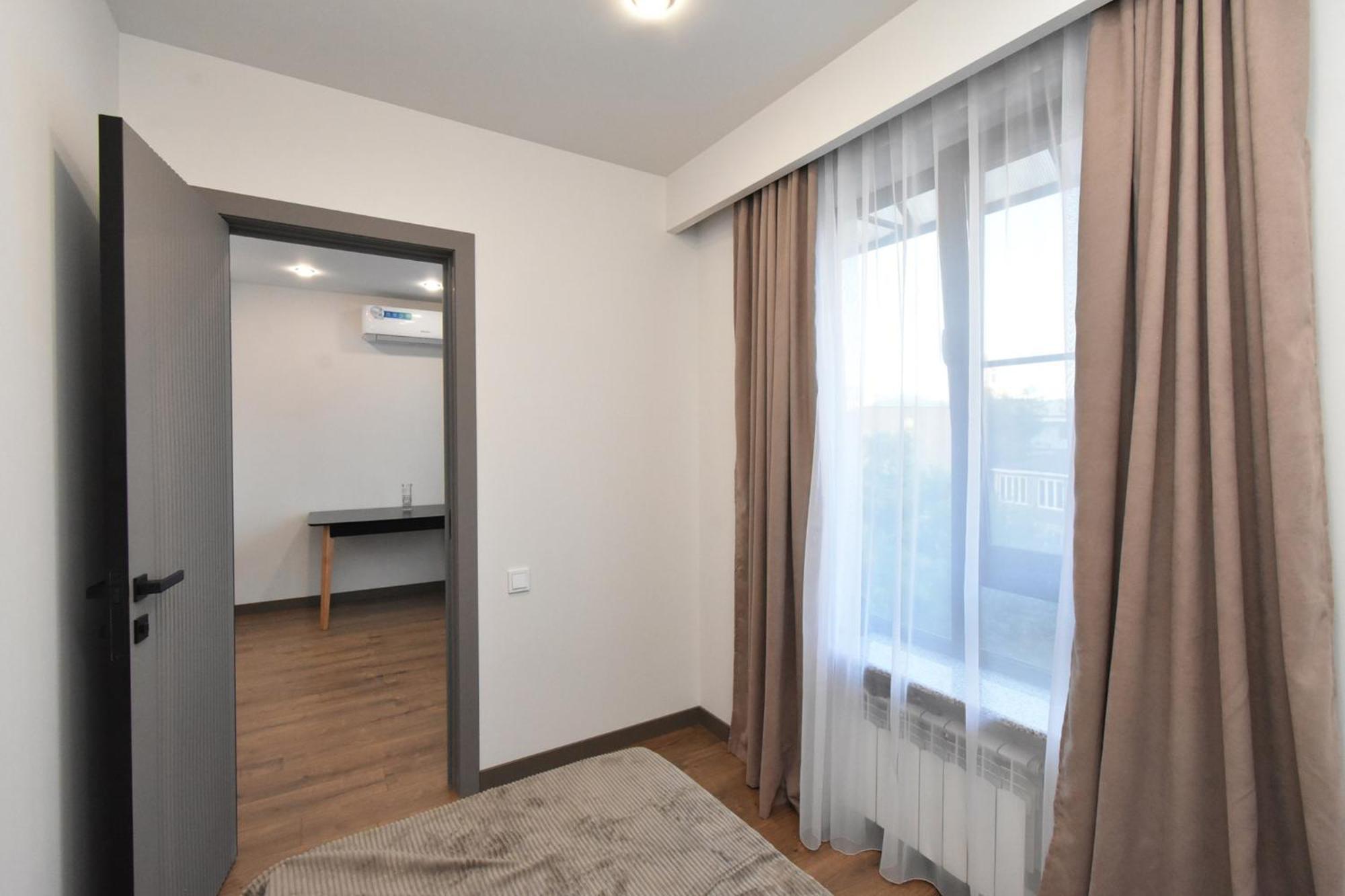 Beautiful Apartment Near The Republic Square Ereván Exterior foto